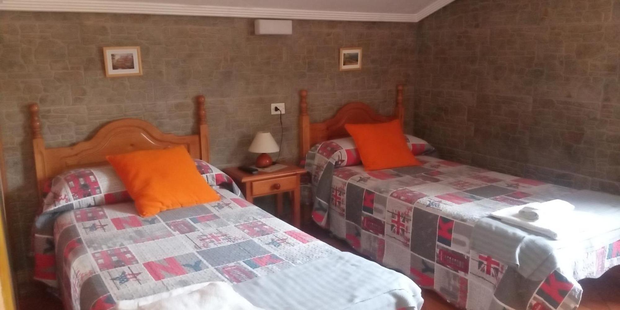 Hostal La Collada De Aralla Aralla de Luna Ngoại thất bức ảnh